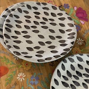 Anthropologie Hayami terracotta Black and White Leaf Dinner Plates